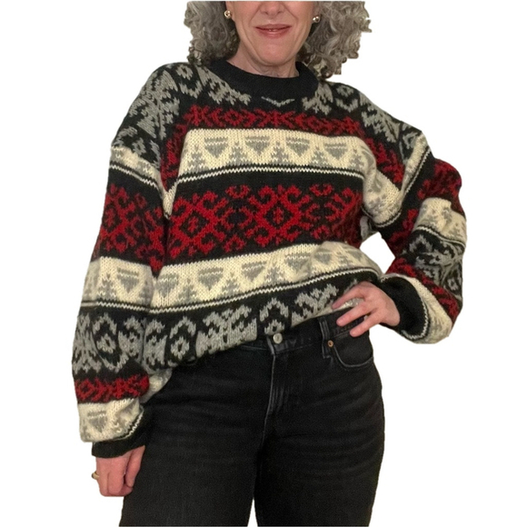 VINTAGE 100% Virgin Wool Pullover Crew Neck Sweater Black Cream Grey Red Large - Picture 3 of 13